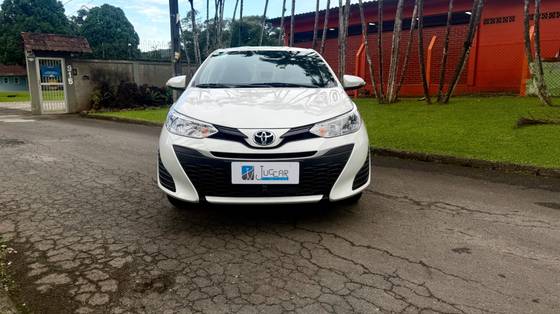 TOYOTA YARIS 1.3 16V FLEX XL LIVE MANUAL TOYOTA YARIS 1.3 16V FLEX XL LIVE MANUAL
